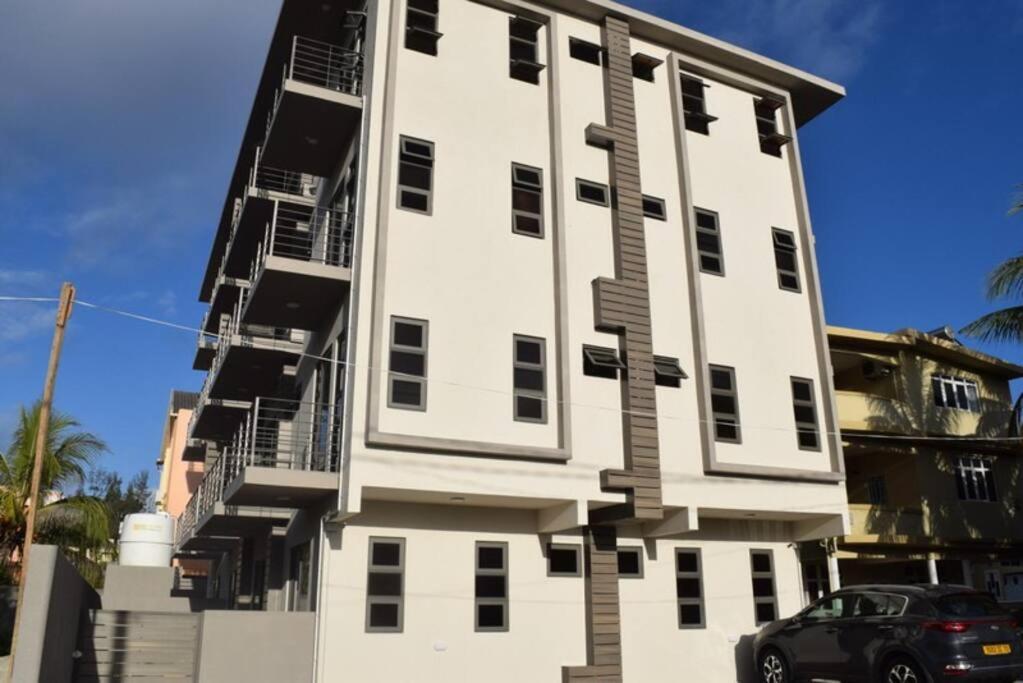 Westside Holidays Flic En Flac Beach Exterior foto