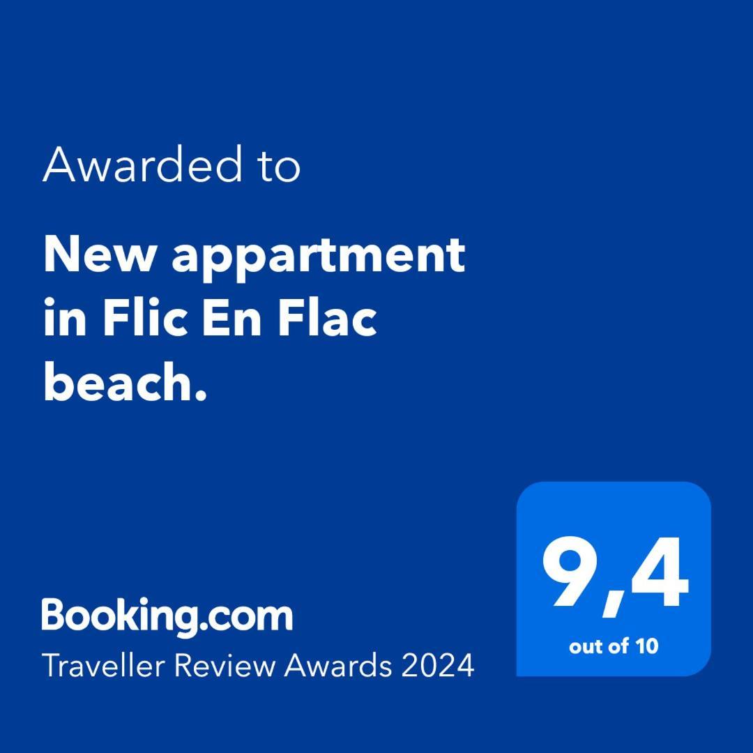 Westside Holidays Flic En Flac Beach Exterior foto